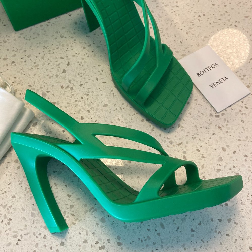 NEW Bottega Veneta Jimbo Sandal in Parakeet Green Size IT/EU 39 - Retail $890 - Picture 8 of 16